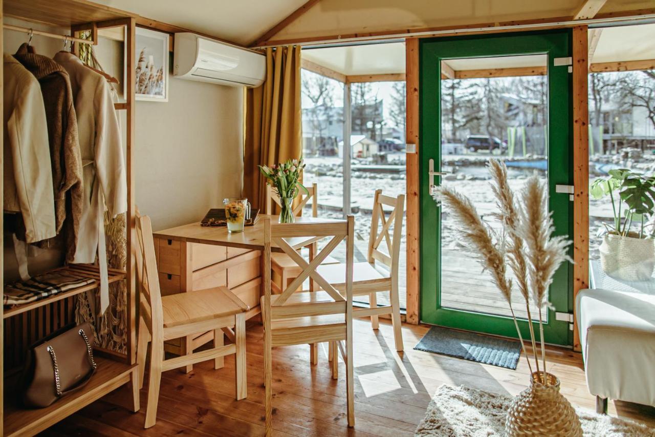 Herbals - Tree&Lake Houses With Bath, Sauna, Bikes, Motorboat Mielno  Eksteriør bilde