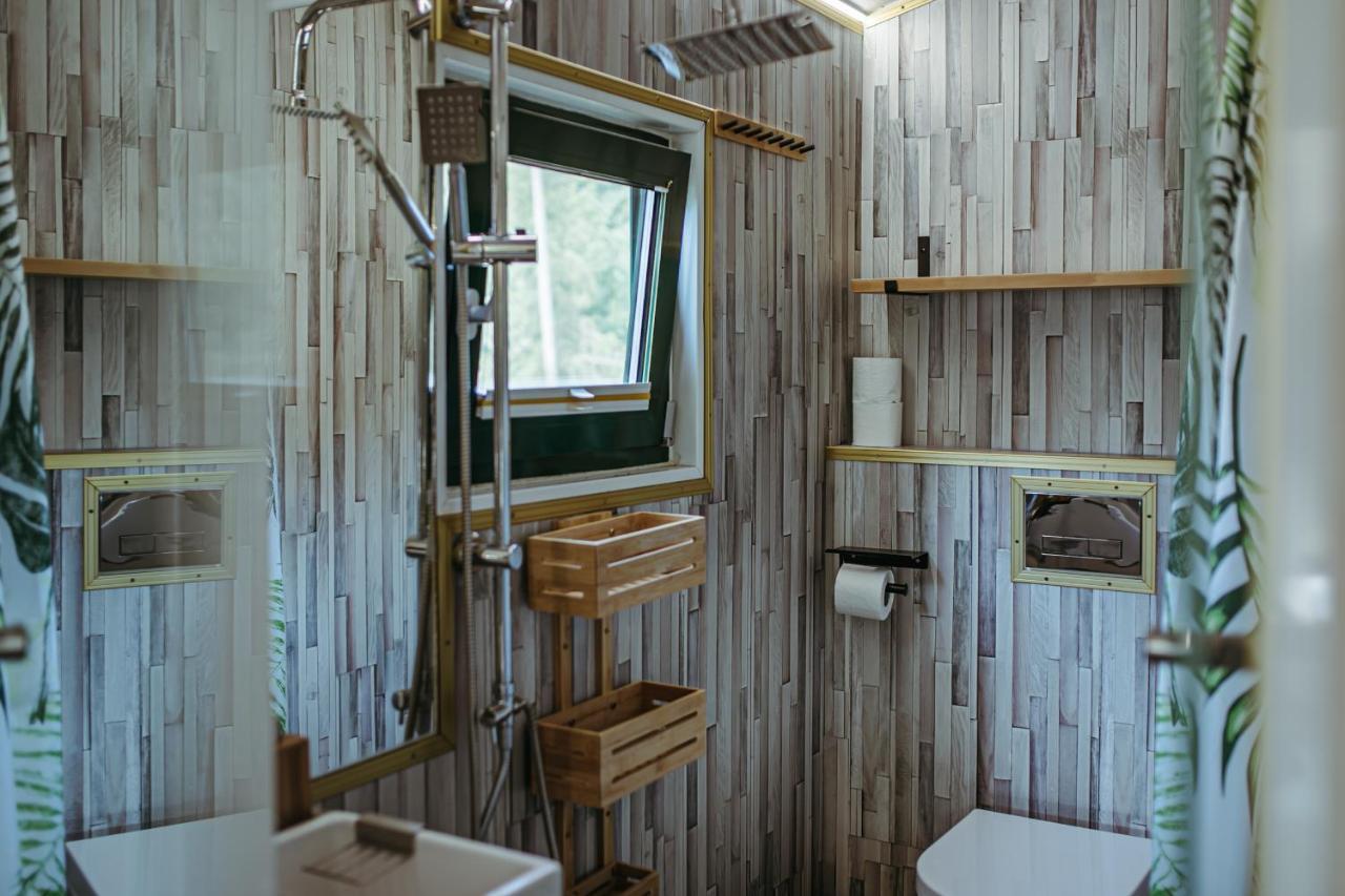 Herbals - Tree&Lake Houses With Bath, Sauna, Bikes, Motorboat Mielno  Eksteriør bilde