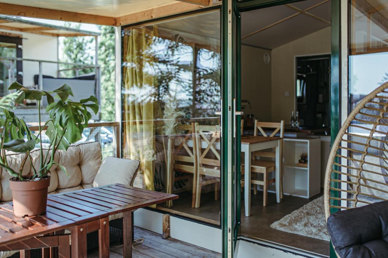 Herbals - Tree&Lake Houses With Bath, Sauna, Bikes, Motorboat Mielno  Rom bilde