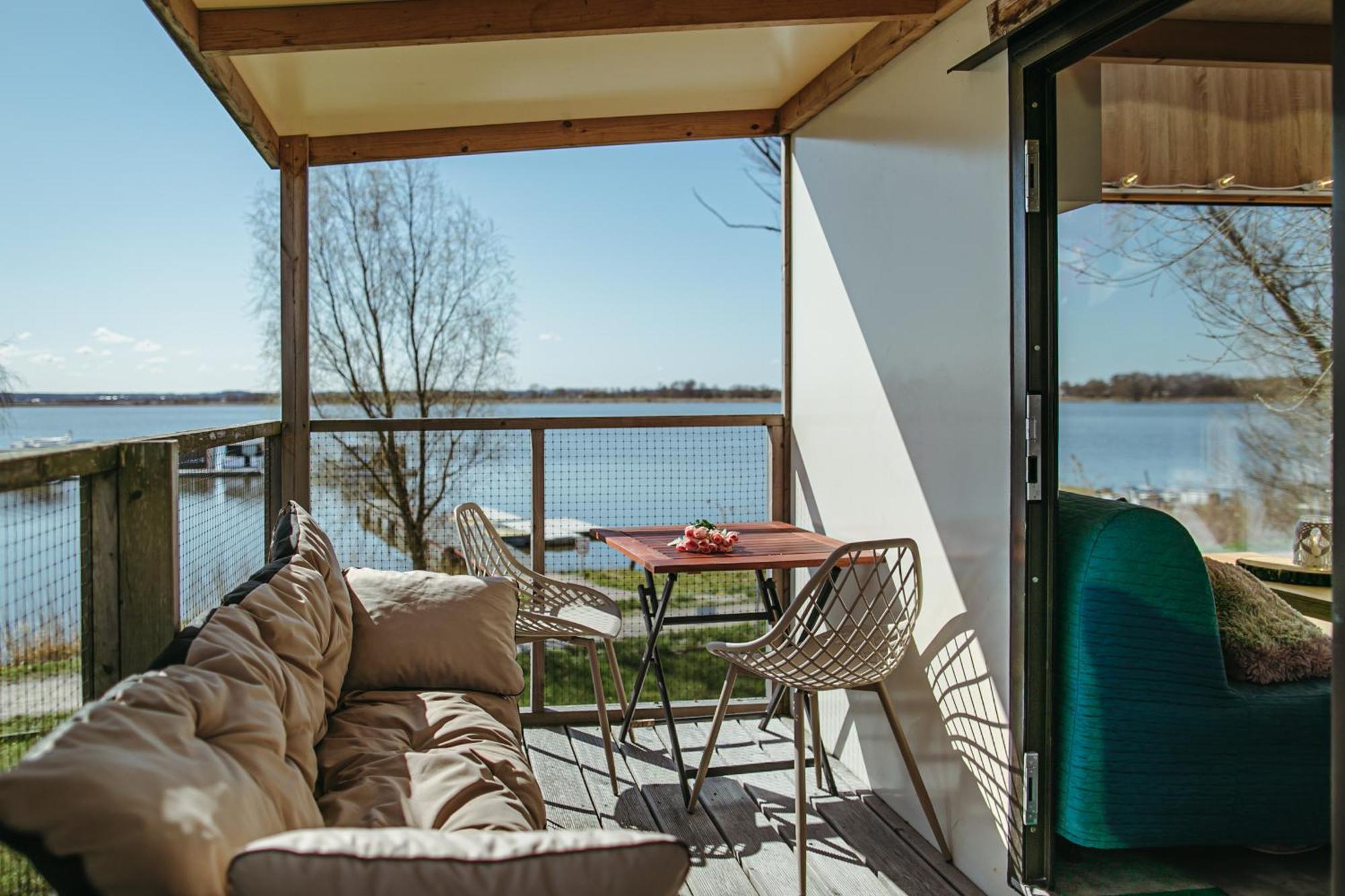 Herbals - Tree&Lake Houses With Bath, Sauna, Bikes, Motorboat Mielno  Rom bilde