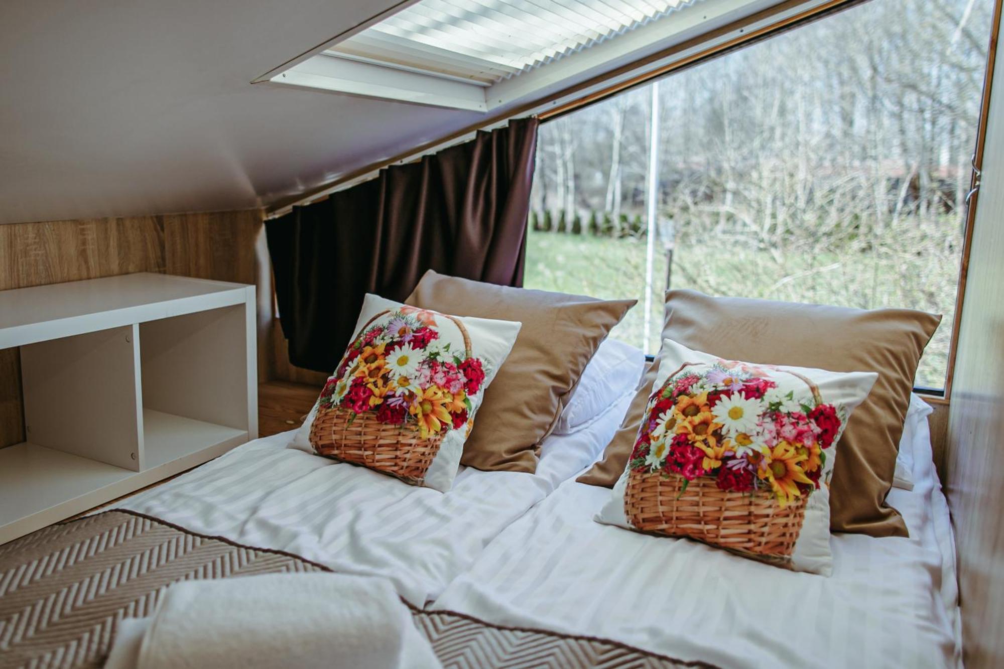 Herbals - Tree&Lake Houses With Bath, Sauna, Bikes, Motorboat Mielno  Rom bilde