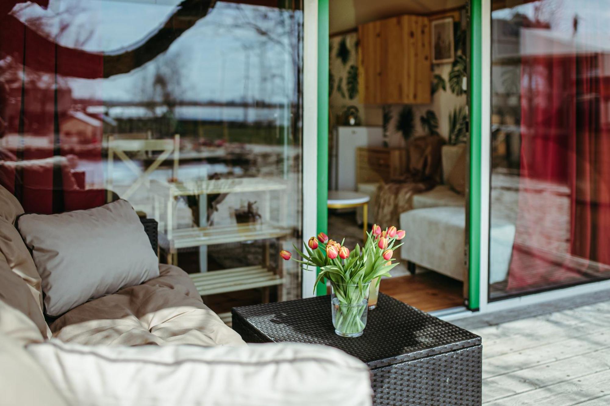 Herbals - Tree&Lake Houses With Bath, Sauna, Bikes, Motorboat Mielno  Rom bilde
