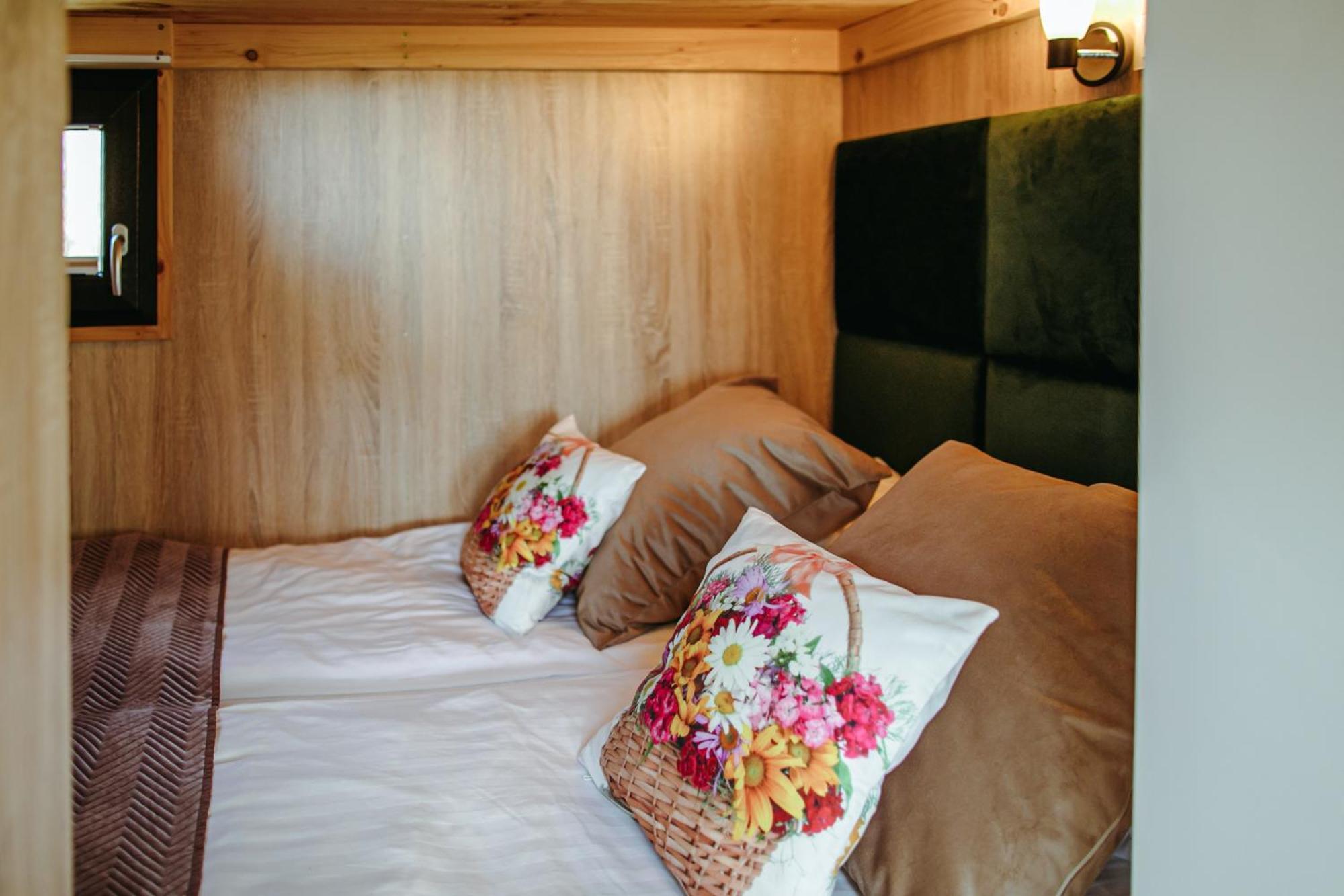 Herbals - Tree&Lake Houses With Bath, Sauna, Bikes, Motorboat Mielno  Rom bilde