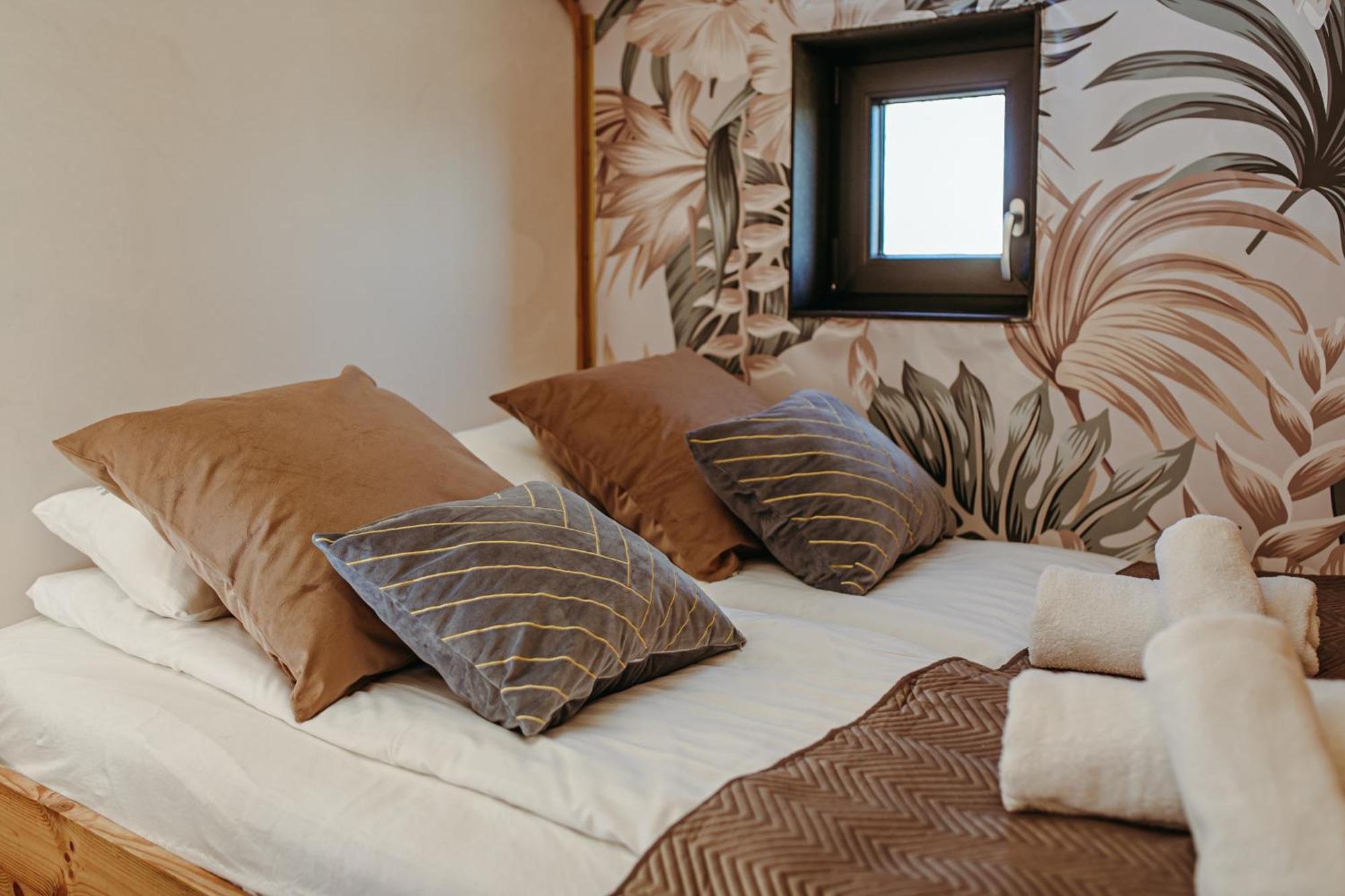 Herbals - Tree&Lake Houses With Bath, Sauna, Bikes, Motorboat Mielno  Rom bilde