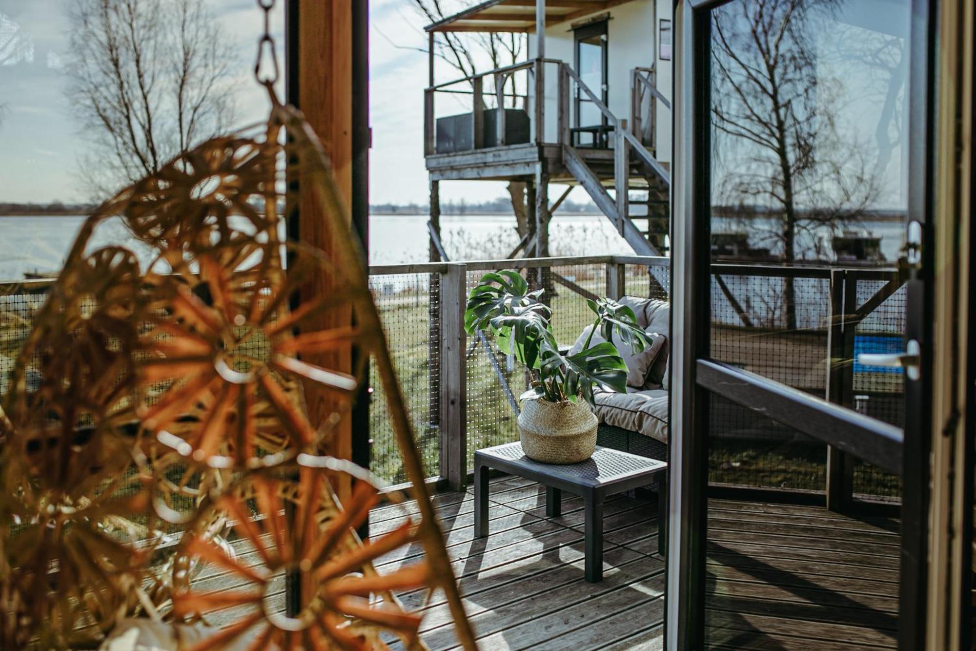 Herbals - Tree&Lake Houses With Bath, Sauna, Bikes, Motorboat Mielno  Rom bilde