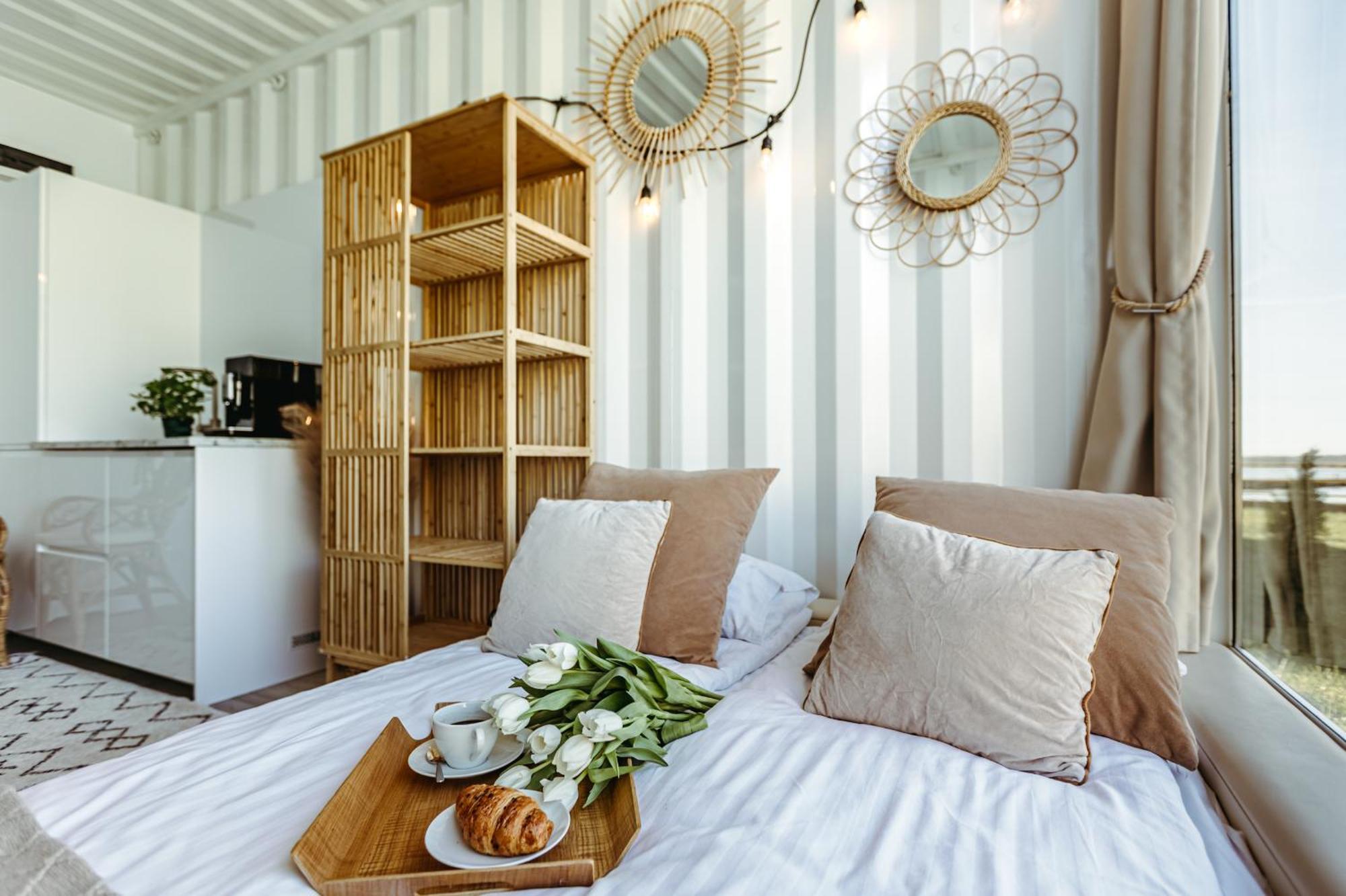 Herbals - Tree&Lake Houses With Bath, Sauna, Bikes, Motorboat Mielno  Rom bilde